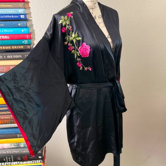 Victoria's Secret Other - NEW! Vintage VS Silk Shanghai Runway Kimono Robe
